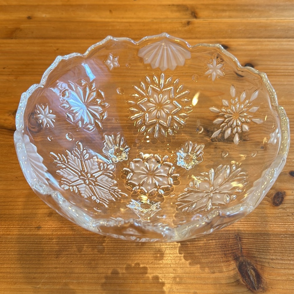 Vintage Glass/Crystal Bowl With Snowflake Design